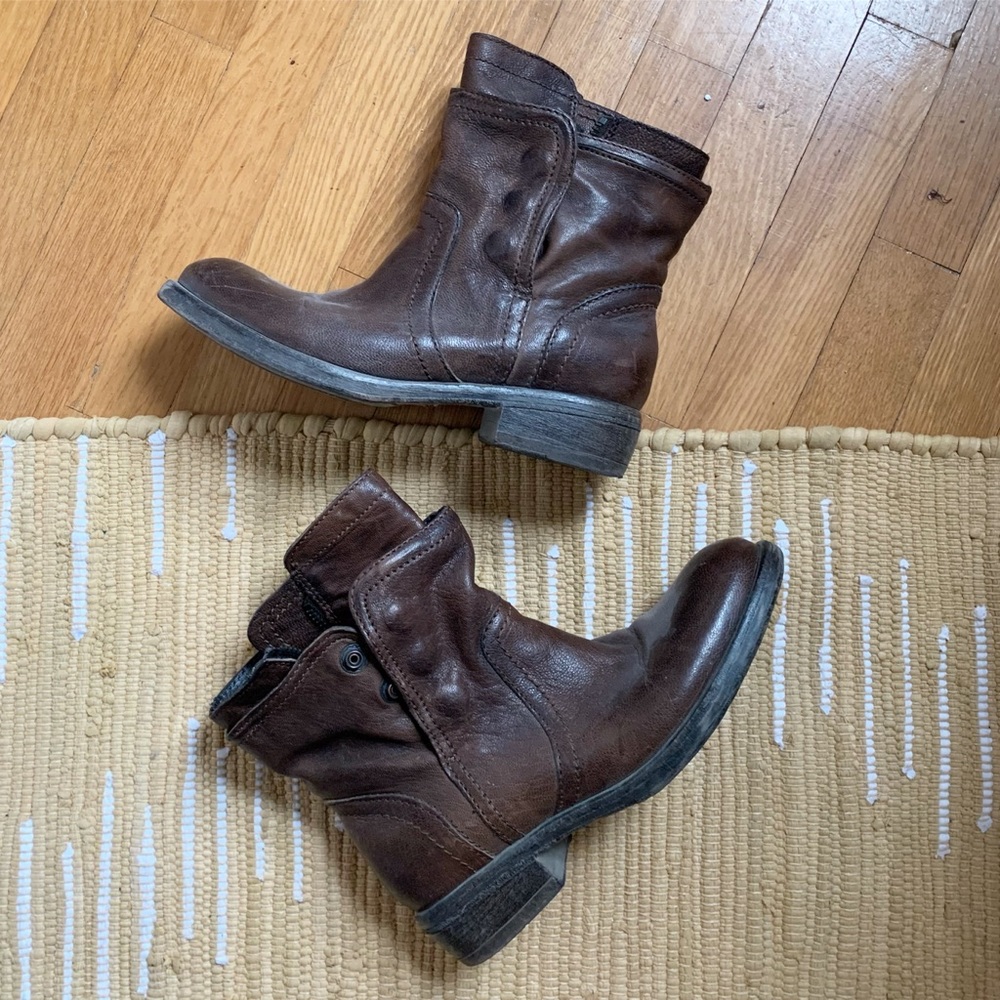 Vera Wang Brown Leather Ankle Boots